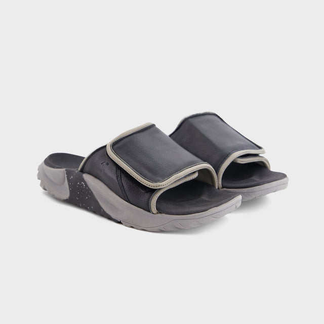 Bolt Black Slide