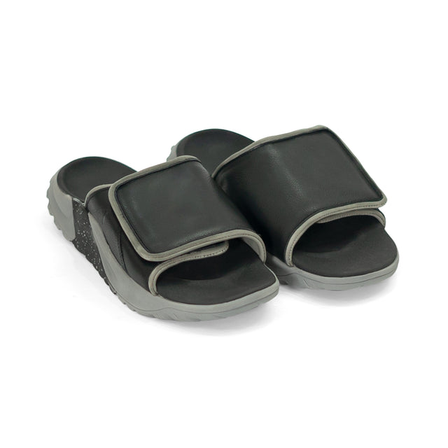 Bolt Black Slide